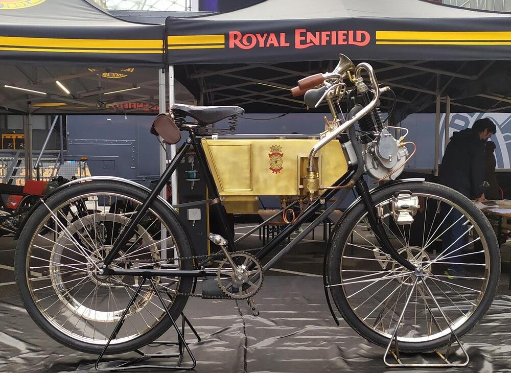 La riproduzione della prima moto di Royal Enfield, esposta a EICMA 2021