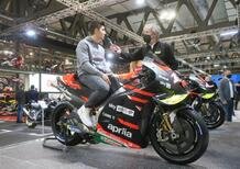 MotoGP. Maverick Vinales a Eicma 2021: “Felice dell’Aprilia” - L'INTERVISTA