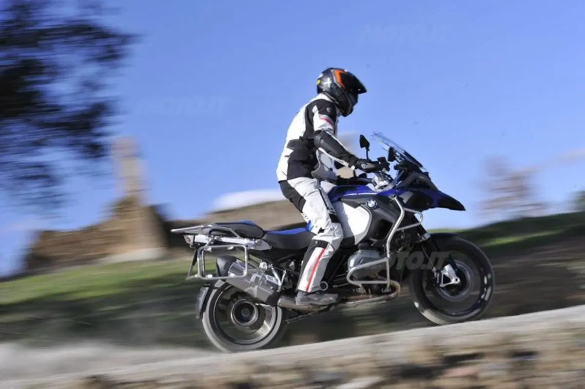 BMW R1200 GS Adventure   (8)