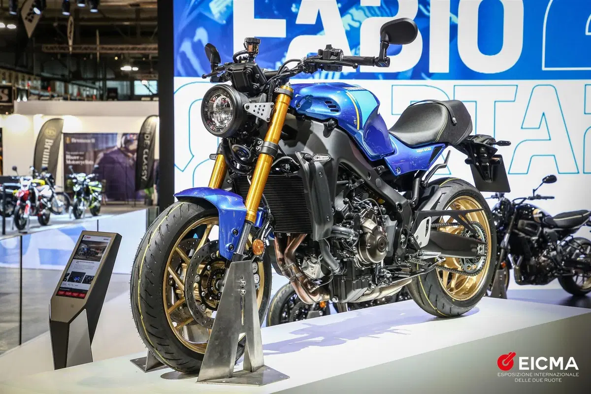 Nuova Yamaha XSR 900 2022. Cambiano l'estetica e la tecnica
