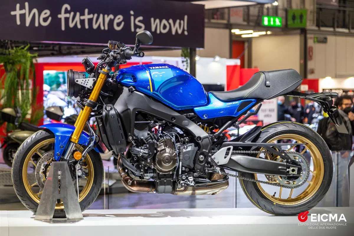 Nuova Yamaha XSR 900 2022. Cambiano l'estetica e la tecnica (3)