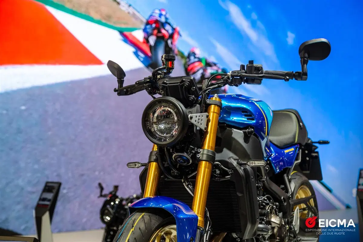 Nuova Yamaha XSR 900 2022. Cambiano l'estetica e la tecnica (4)