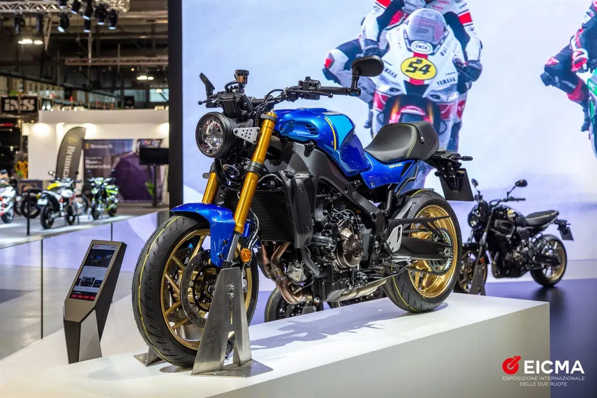 Nuova Yamaha XSR 900 2022. Cambiano l'estetica e la tecnica (5)