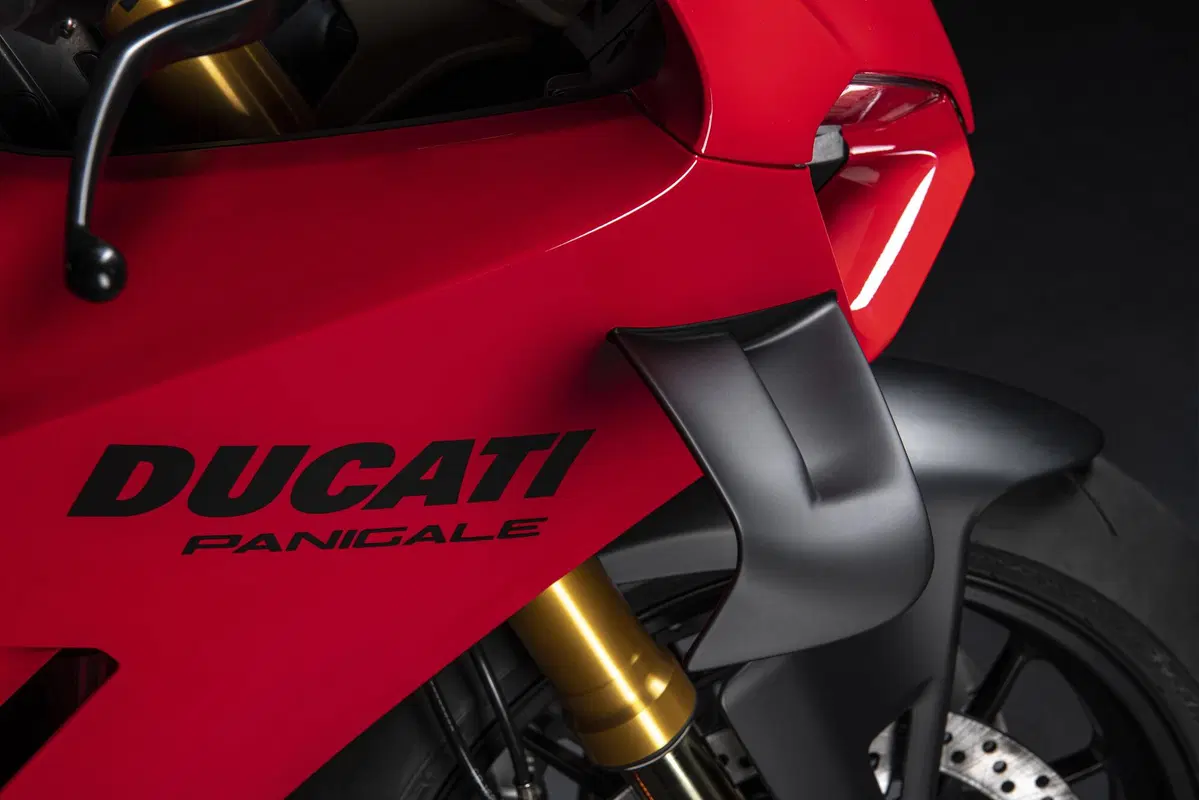 Ducati Panigale V4S ergonomia e aerodinamica (2)