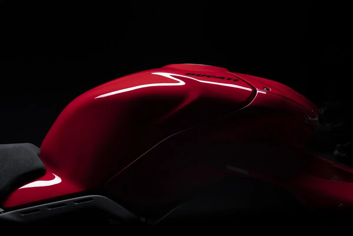 Ducati Panigale V4S ergonomia e aerodinamica (4)