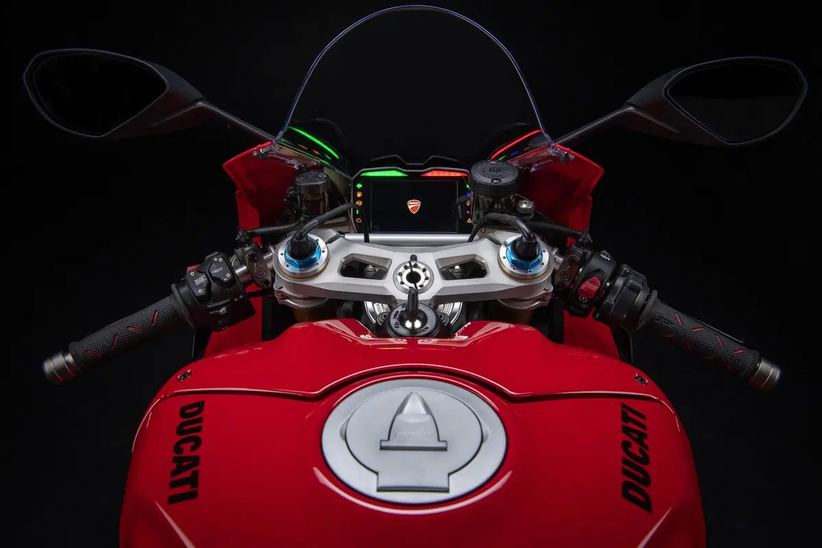 Ducati Panigale V4S motore ed elettronica (2)