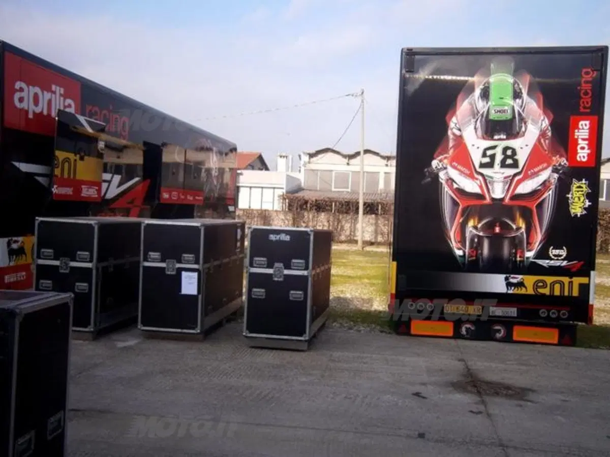 Reparto Corse Aprilia, dove nascono SBK e MotoGP (11)