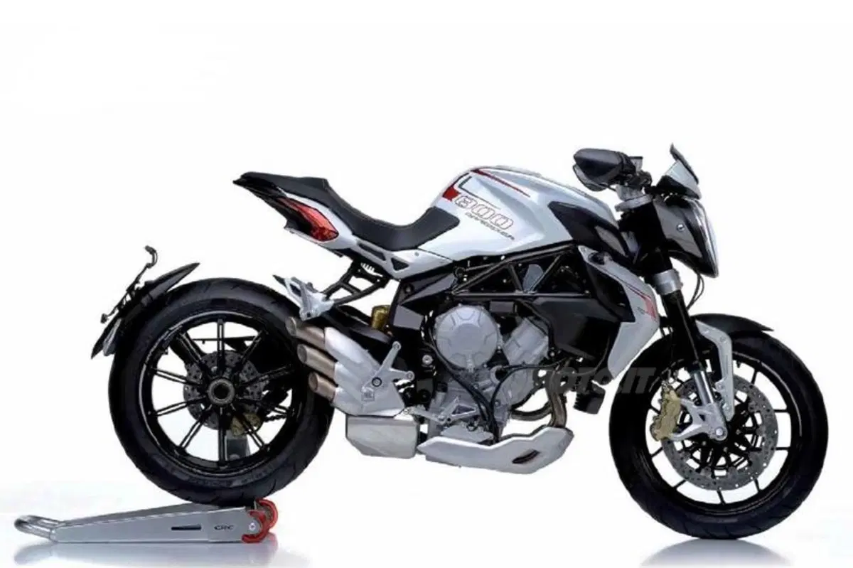 MV Brutale 800 Dragster: foto, caratteristiche e prezzo (2)
