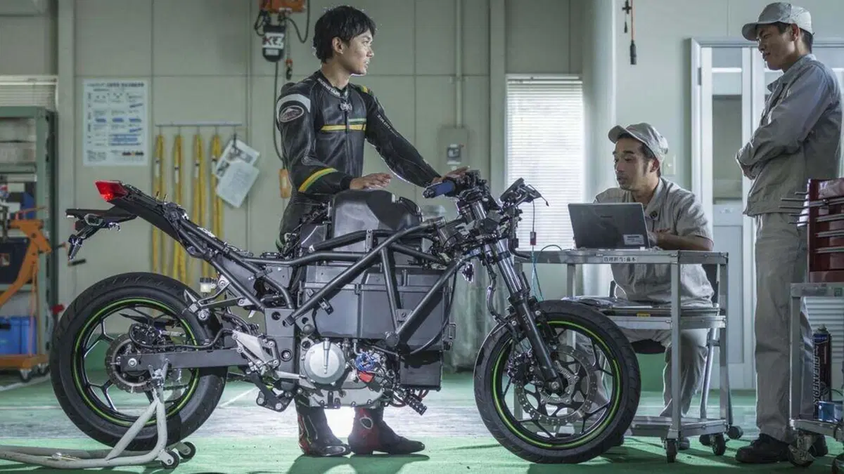 Kawasaki conferma: tre modelli elettrici nel 2022 (3)