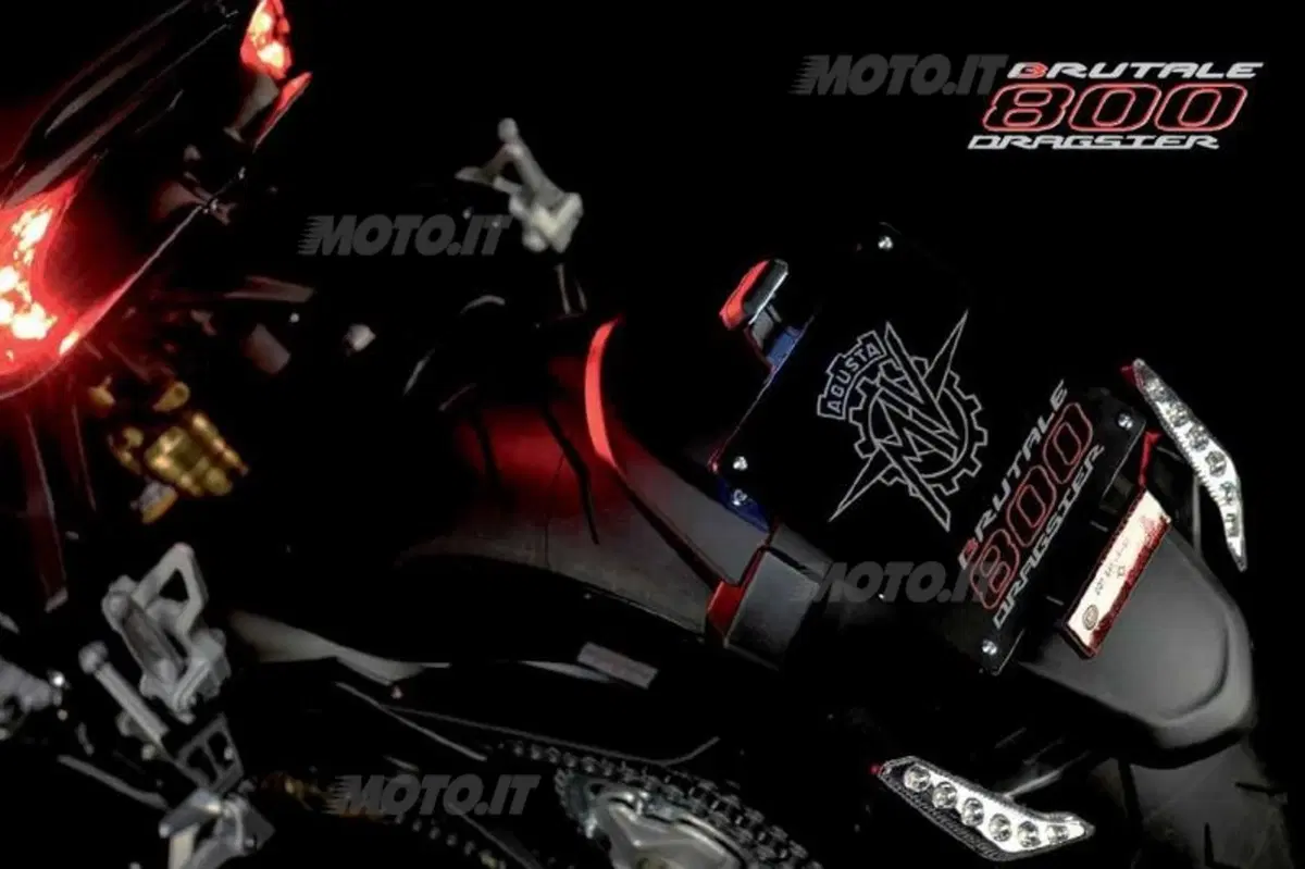 MV Brutale 800 Dragster: foto, caratteristiche e prezzo (9)