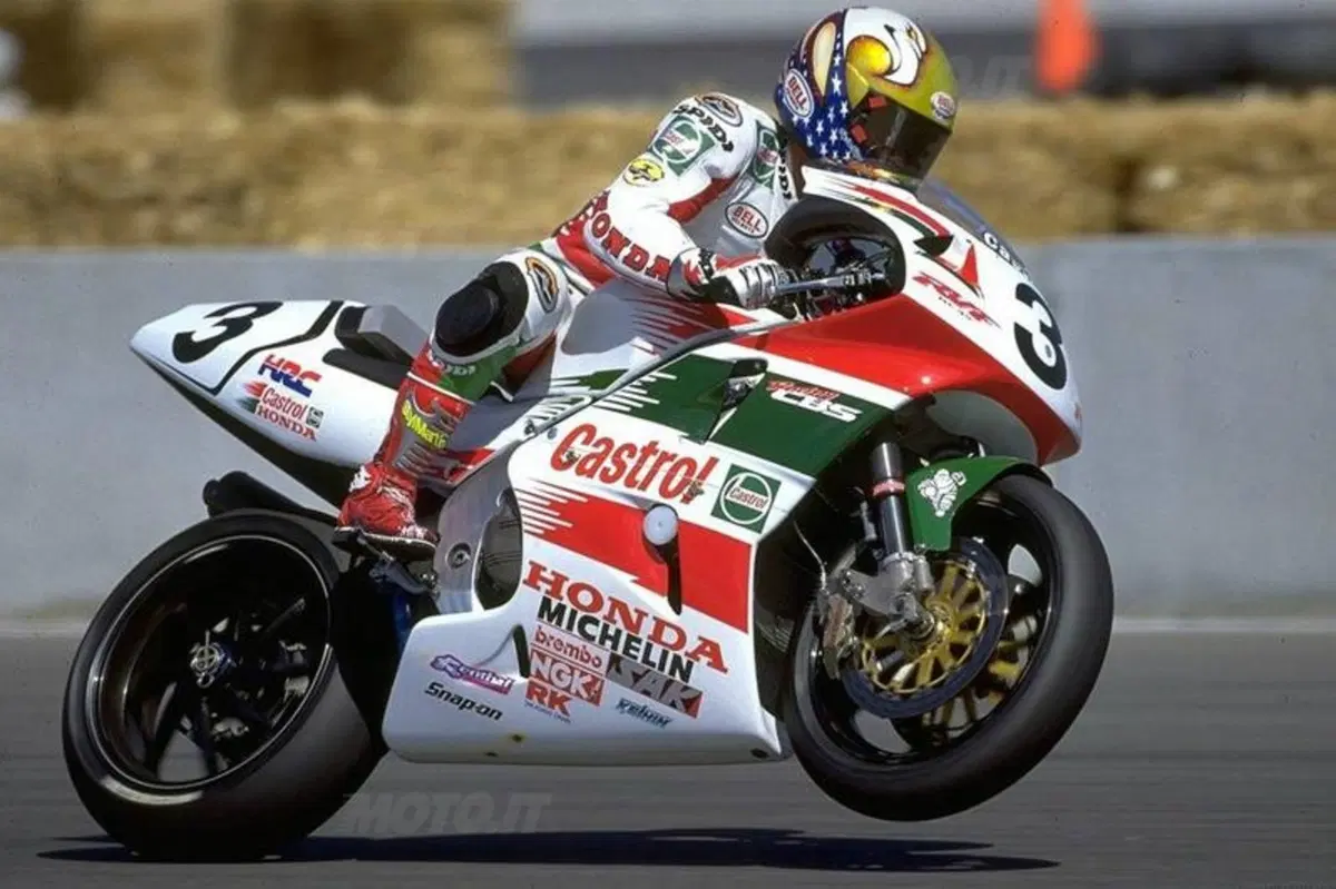 Le Belle e Possibili di Moto.it: Honda RC45