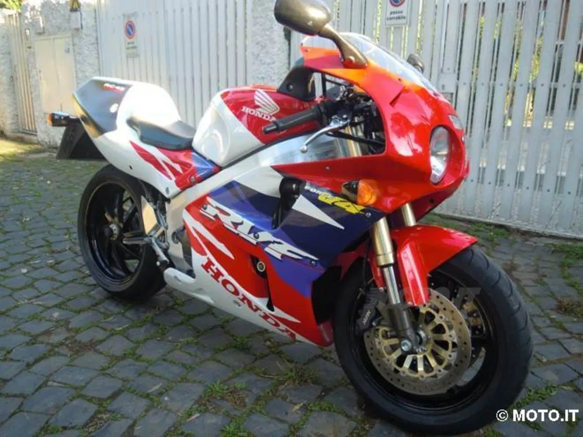 Le Belle e Possibili di Moto.it: Honda RC45 (3)