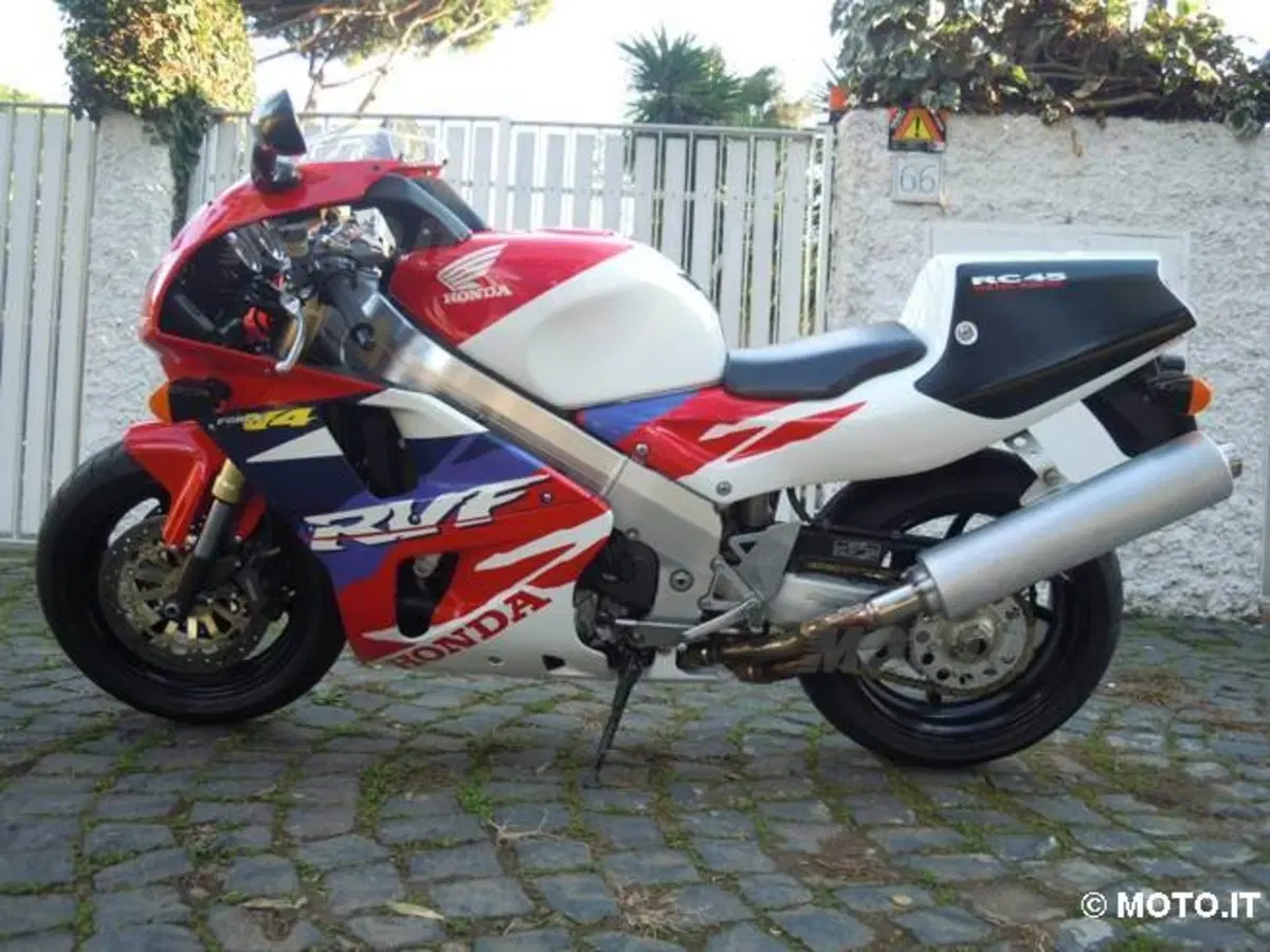Le Belle e Possibili di Moto.it: Honda RC45 (4)