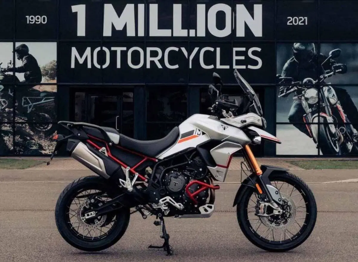 Triumph: la moto numero 1.000.000 e il 120° anniversario (5)