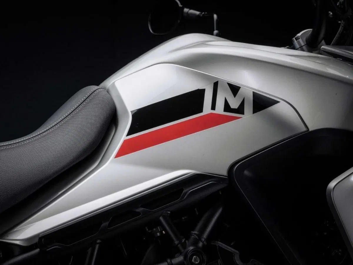 Triumph: la moto numero 1.000.000 e il 120° anniversario (4)
