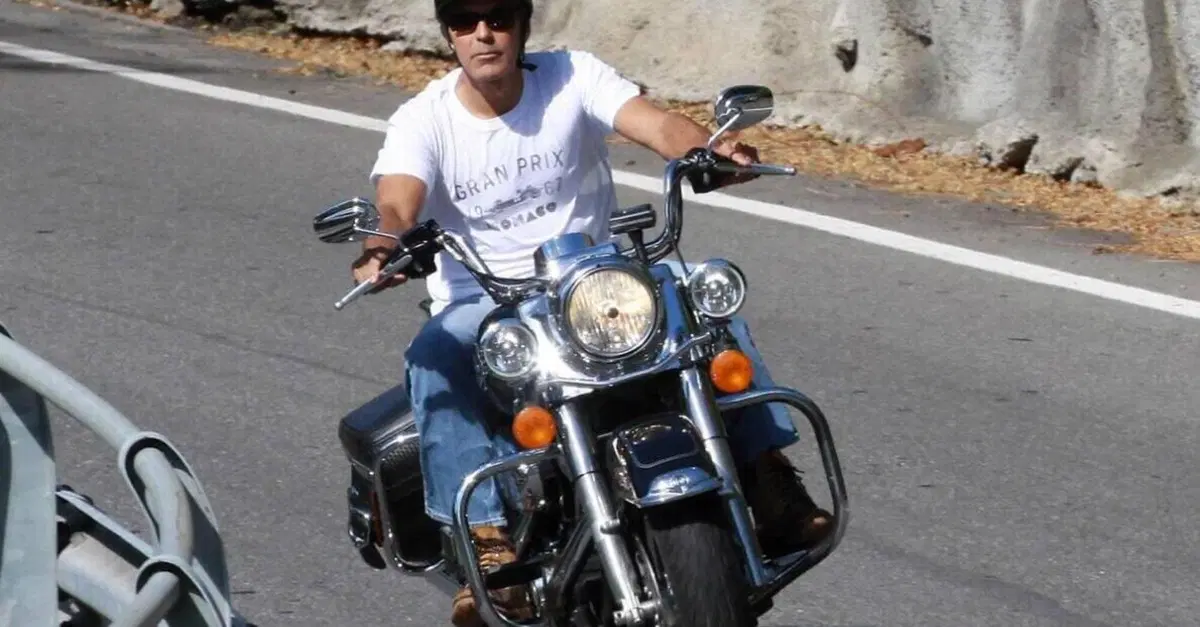 George Clooney torna a parlare dell'incidente in moto: "Pensavo che fosse la fine"