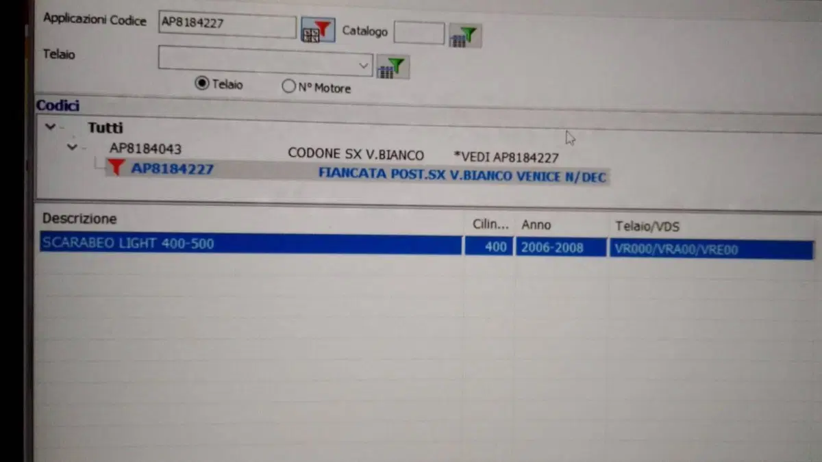 FIANCATA SX APRILIA SCARABEO 400/500 AP8184227 (2)