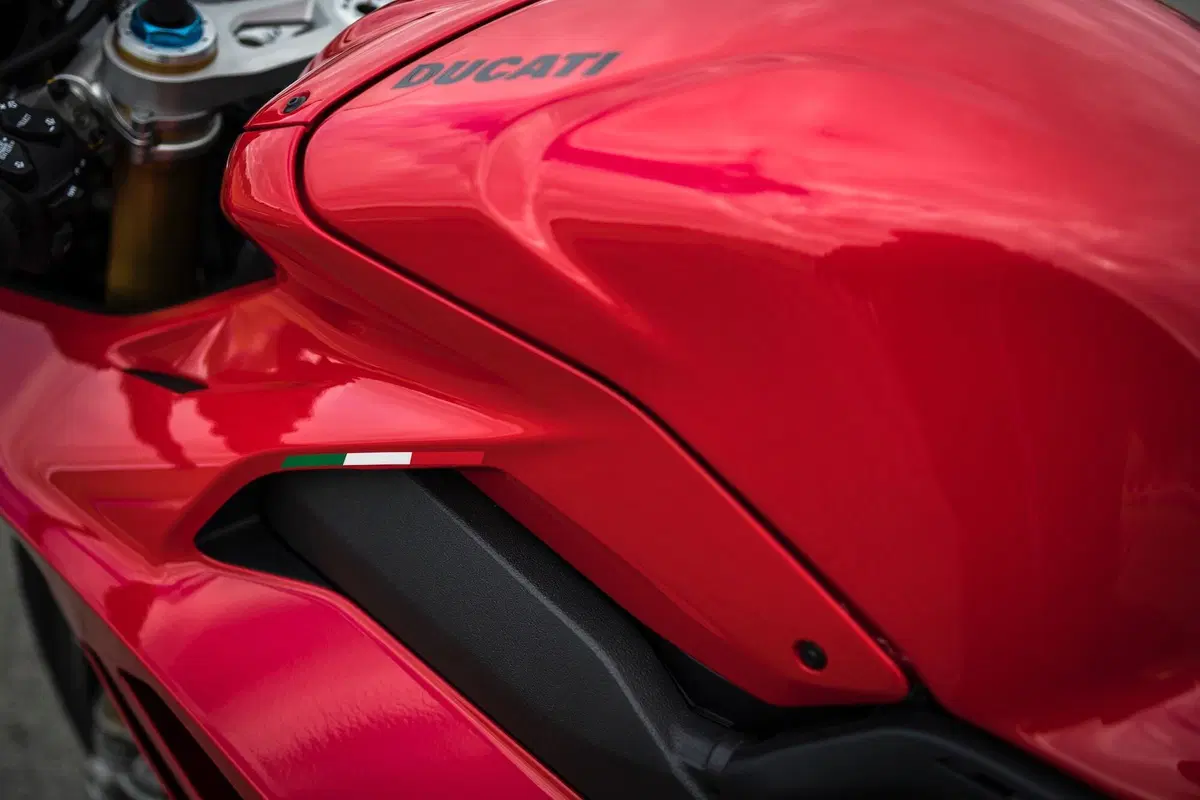 Ducati Panigale V4S ergonomia e aerodinamica (11)
