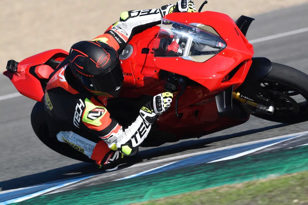 Ducati Panigale V4S 2022 TEST: facile… come una MotoGP (3)
