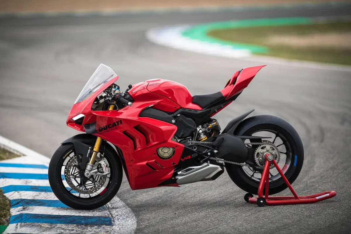 Ducati Panigale V4S 2022 TEST: facile… come una MotoGP (11)