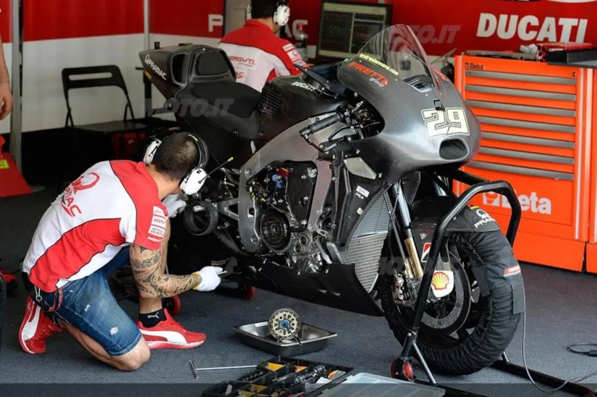 Test MotoGP a Sepang. Solo Marquez davanti a Rossi (9)