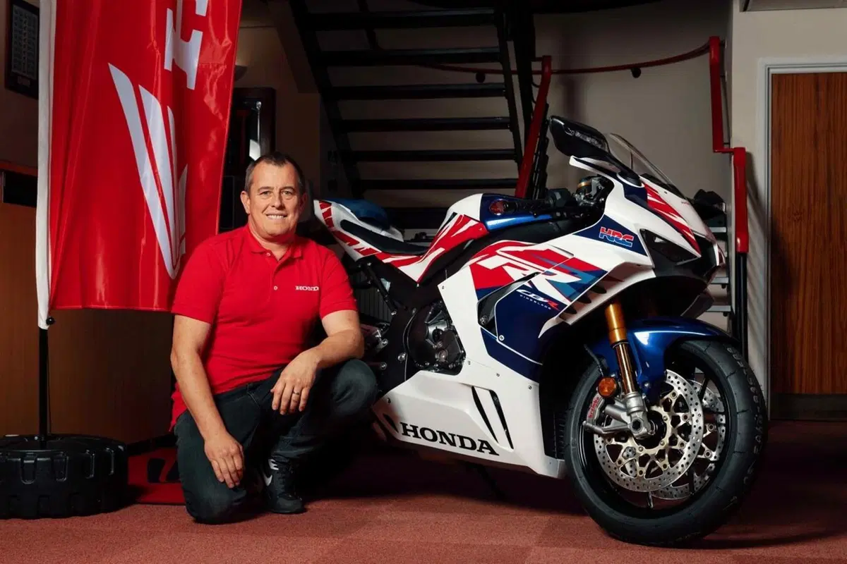 John McGuinness torna alla Honda (4)