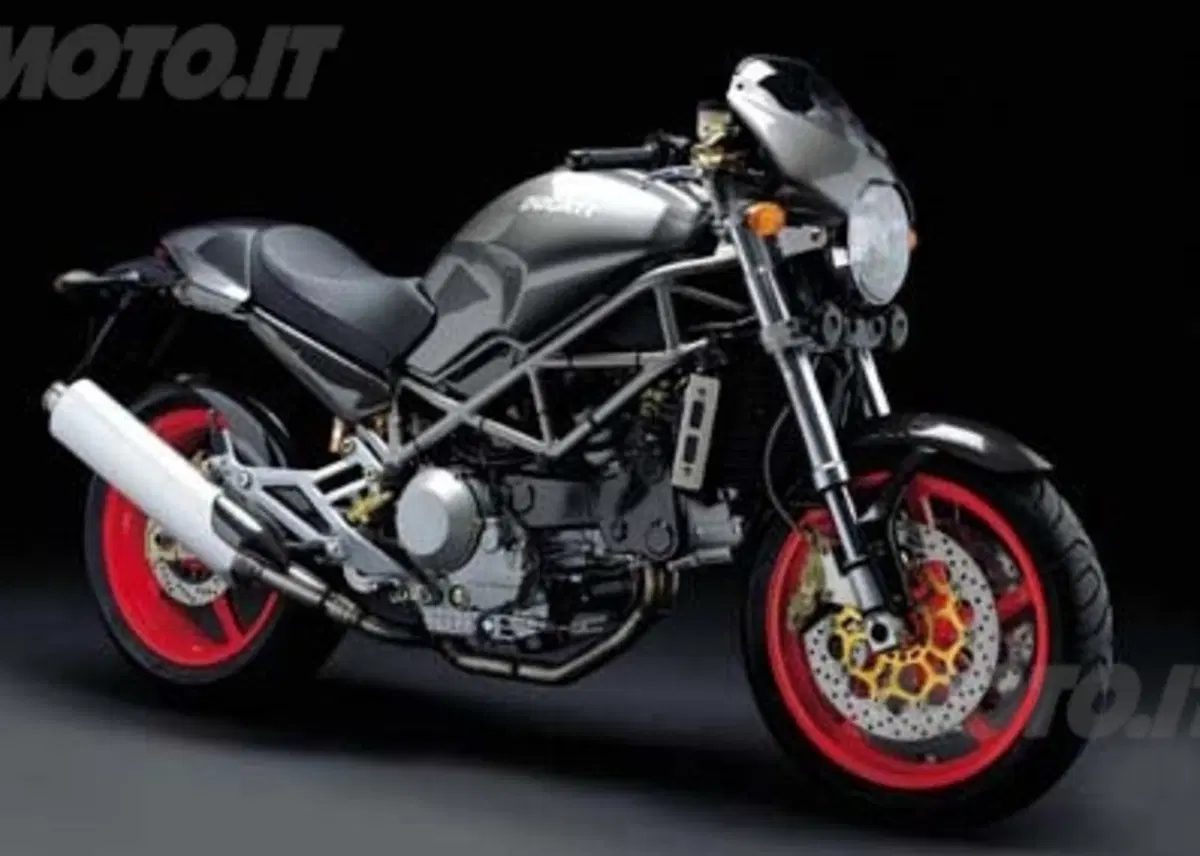 Guida alla Ducati Monster Quattro valvole