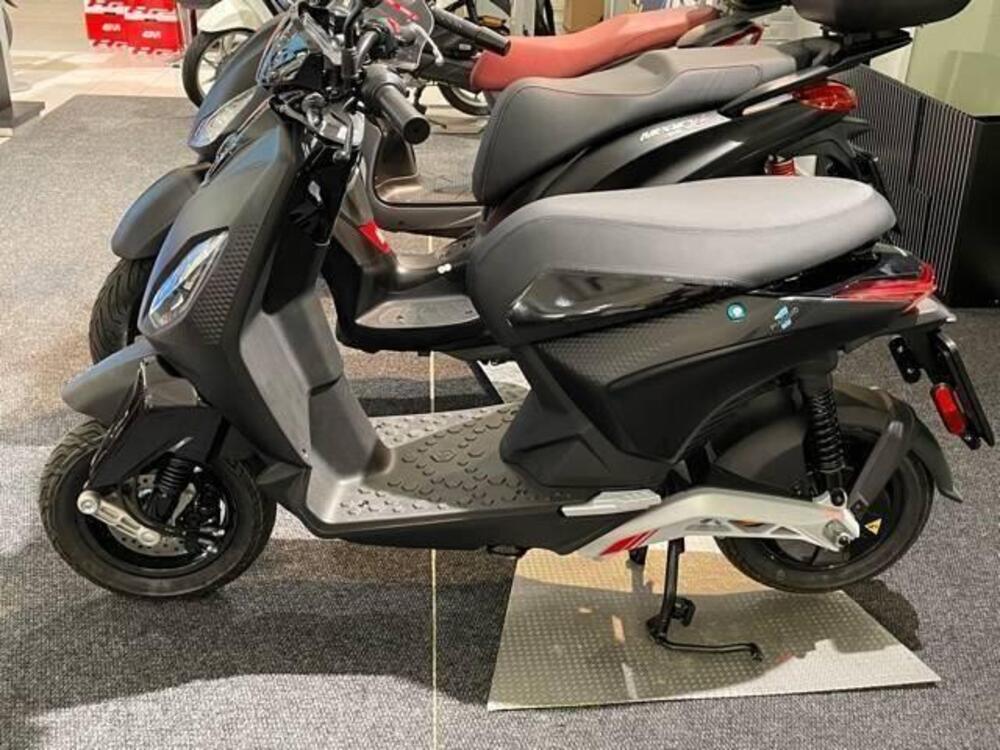 Piaggio 1 Active (2022 - 25) (2)