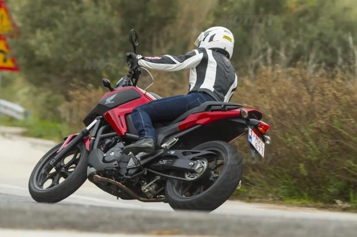 Honda NC750X DCT  (2)