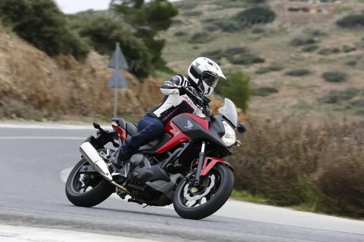 Honda NC750X DCT  (5)