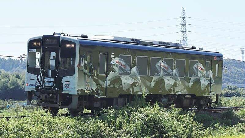 Suzuki Katana diventa una stazione (ed era gi&agrave; un treno)