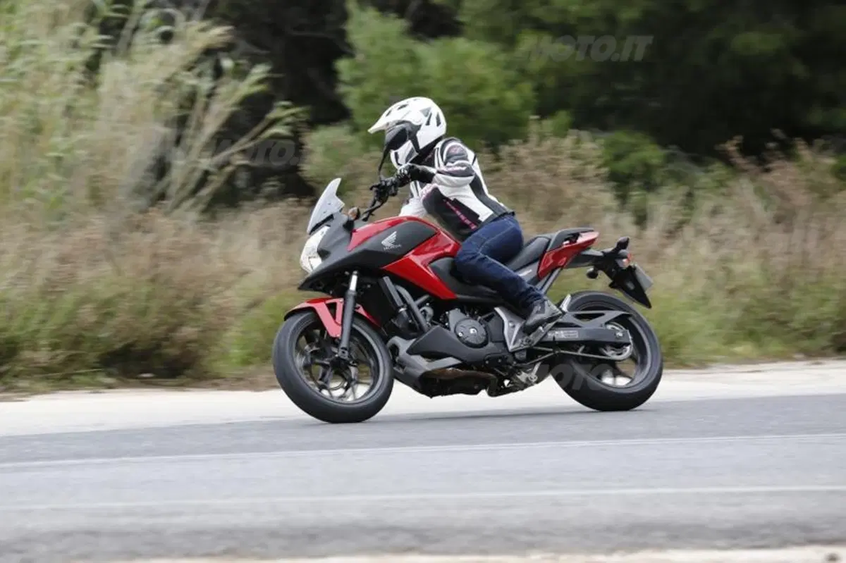 Honda NC750X DCT  (7)