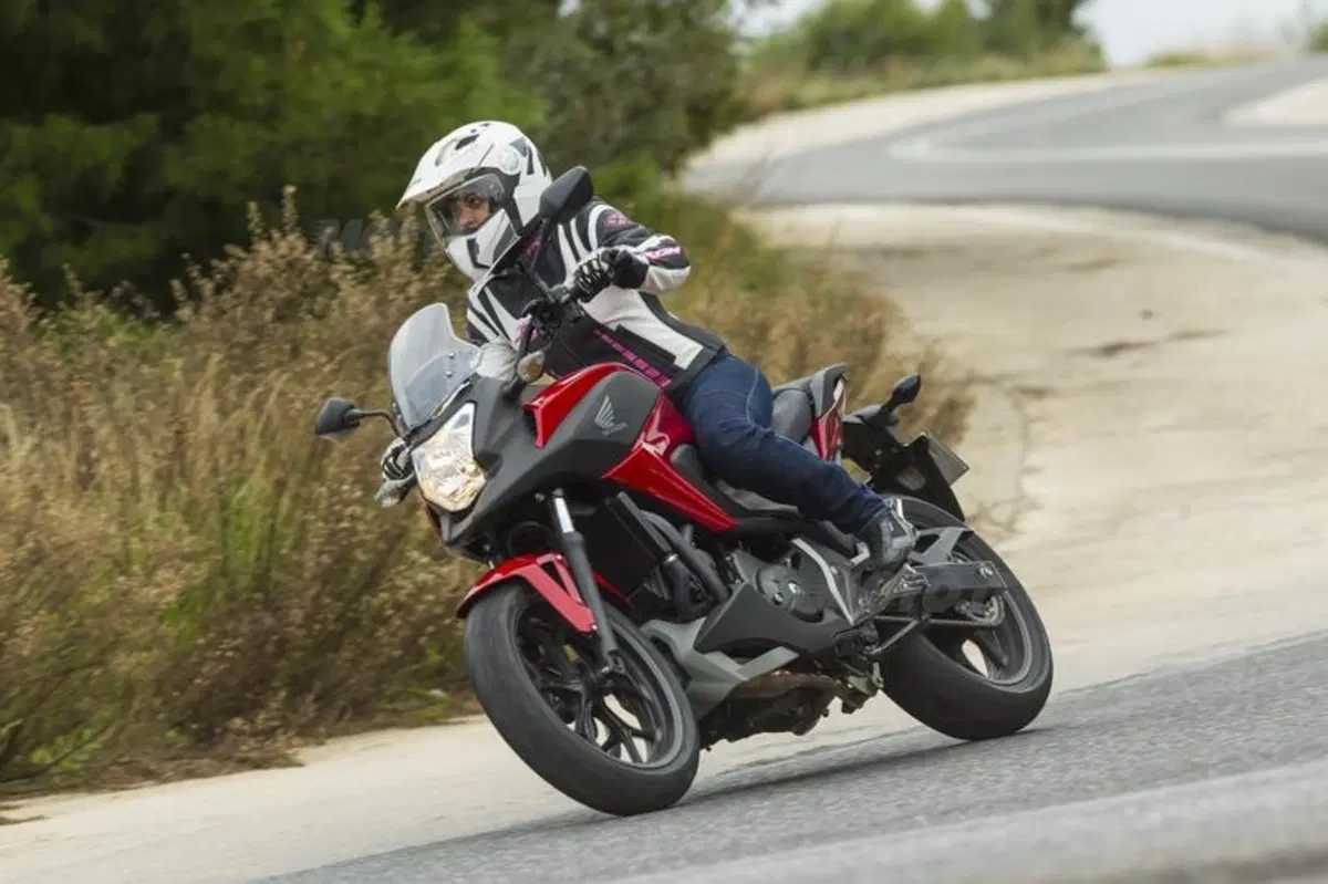 Honda NC750X DCT  (13)