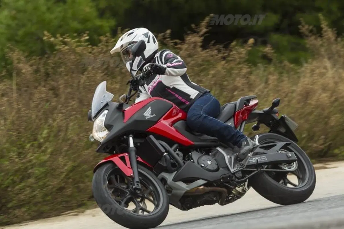 Honda NC750X DCT  (14)