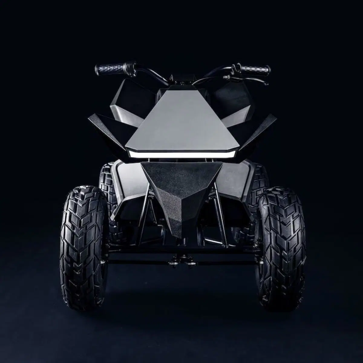 Il Tesla Cyberquad presto in vendita, ma per bambini! (2)