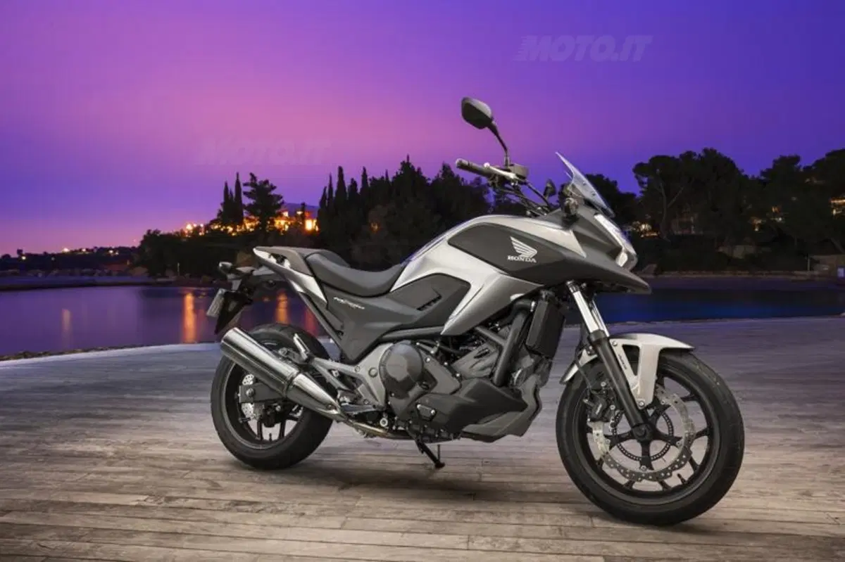 Honda NC750X DCT  (18)