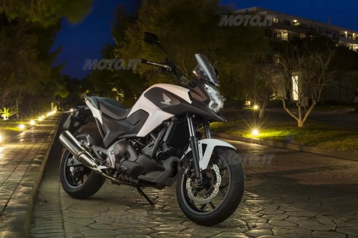Honda NC750X DCT  (21)