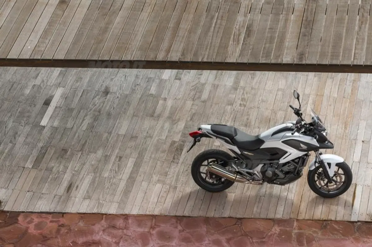 Honda NC750X DCT  (22)