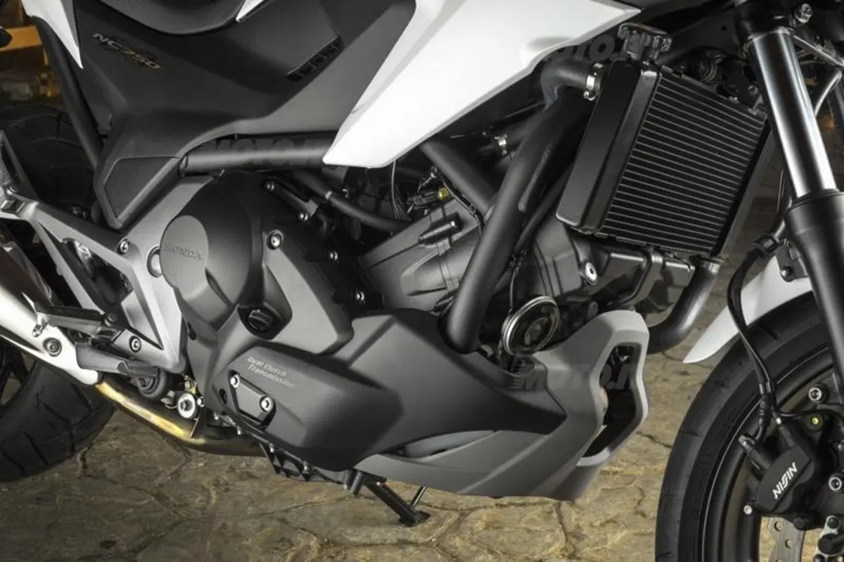Honda NC750X DCT  (33)