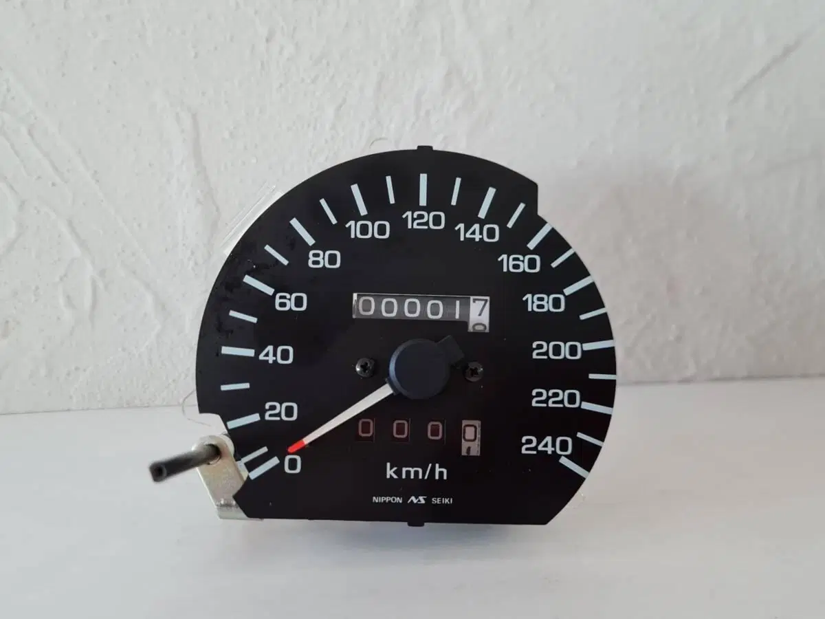 HONDA Goldwing 1200 contachilometri 37200-mg9-781 (3)