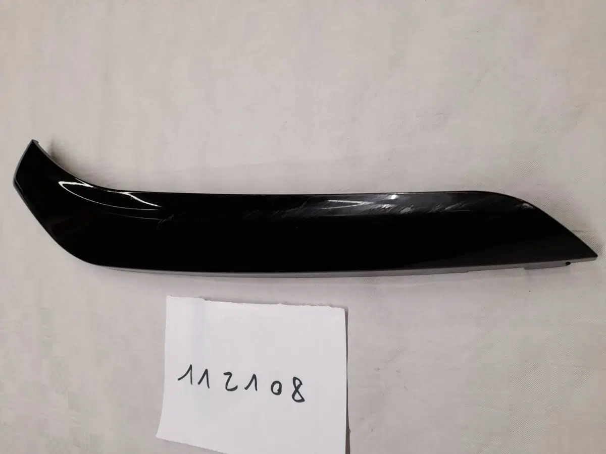 PUNTALE DX NERO PER PIAGGIO BEVERLY 300-350 (2)