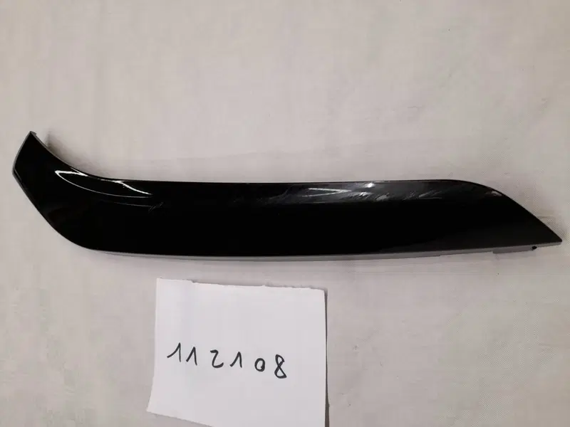 PUNTALE DX NERO PER PIAGGIO BEVERLY 300-350 (2)