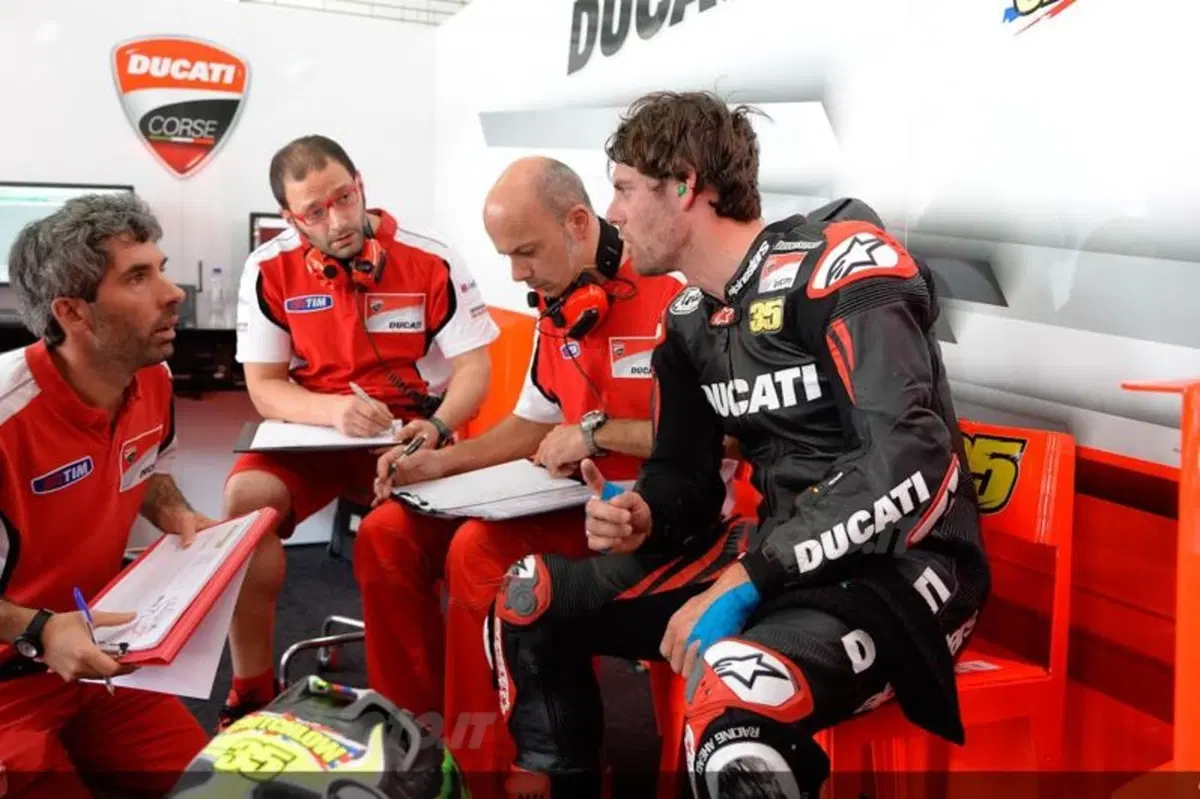 Marquez domina la tre giorni di test a Sepang. Rossi molto vicino (9)