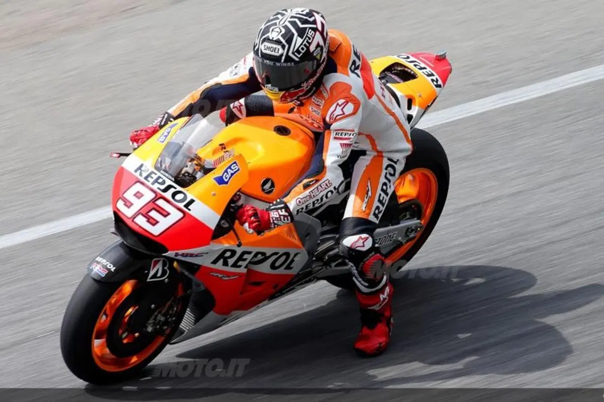 Marquez domina la tre giorni di test a Sepang. Rossi molto vicino (27)