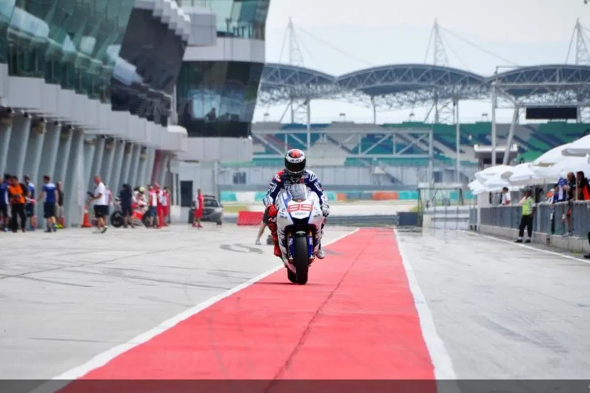 Marquez domina la tre giorni di test a Sepang. Rossi molto vicino (29)