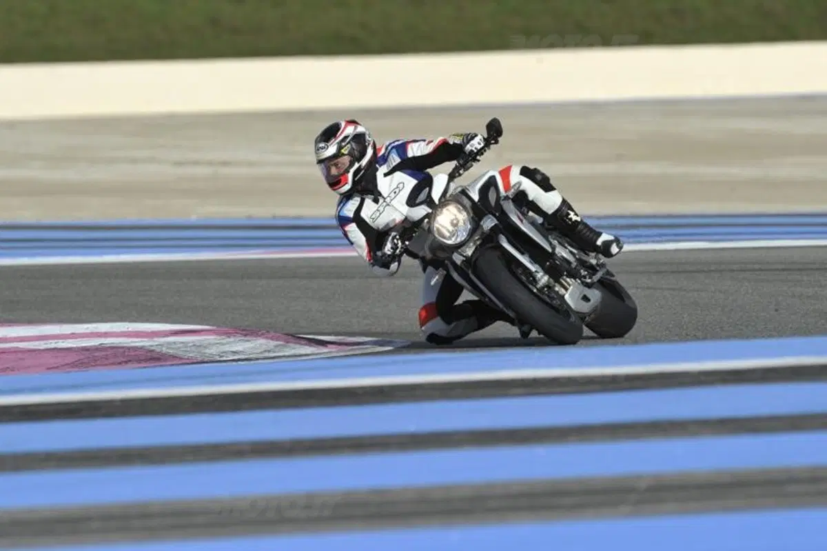 MV Agusta Brutale 800 Dragster  (2)