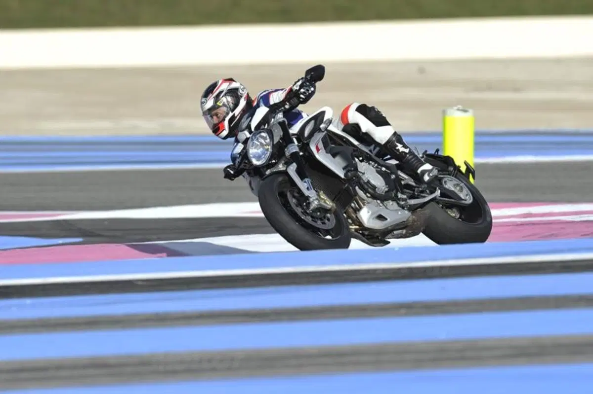 MV Agusta Brutale 800 Dragster  (3)