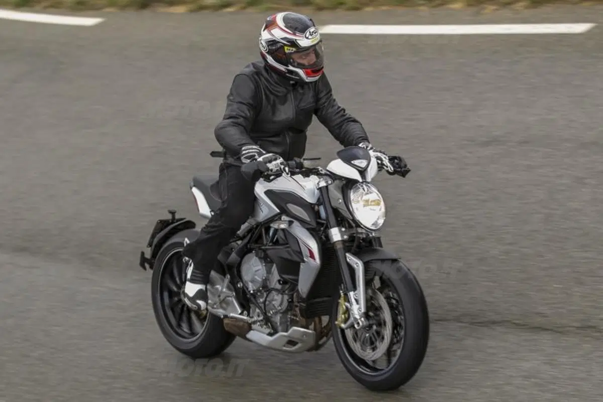 MV Agusta Brutale 800 Dragster  (9)