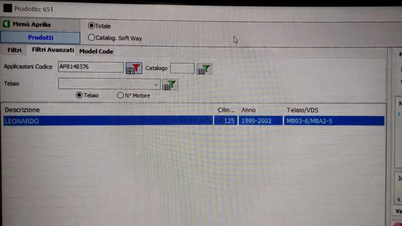 FIANCATA INF. DX APRILIA LEONARDO AP8148376 (3)