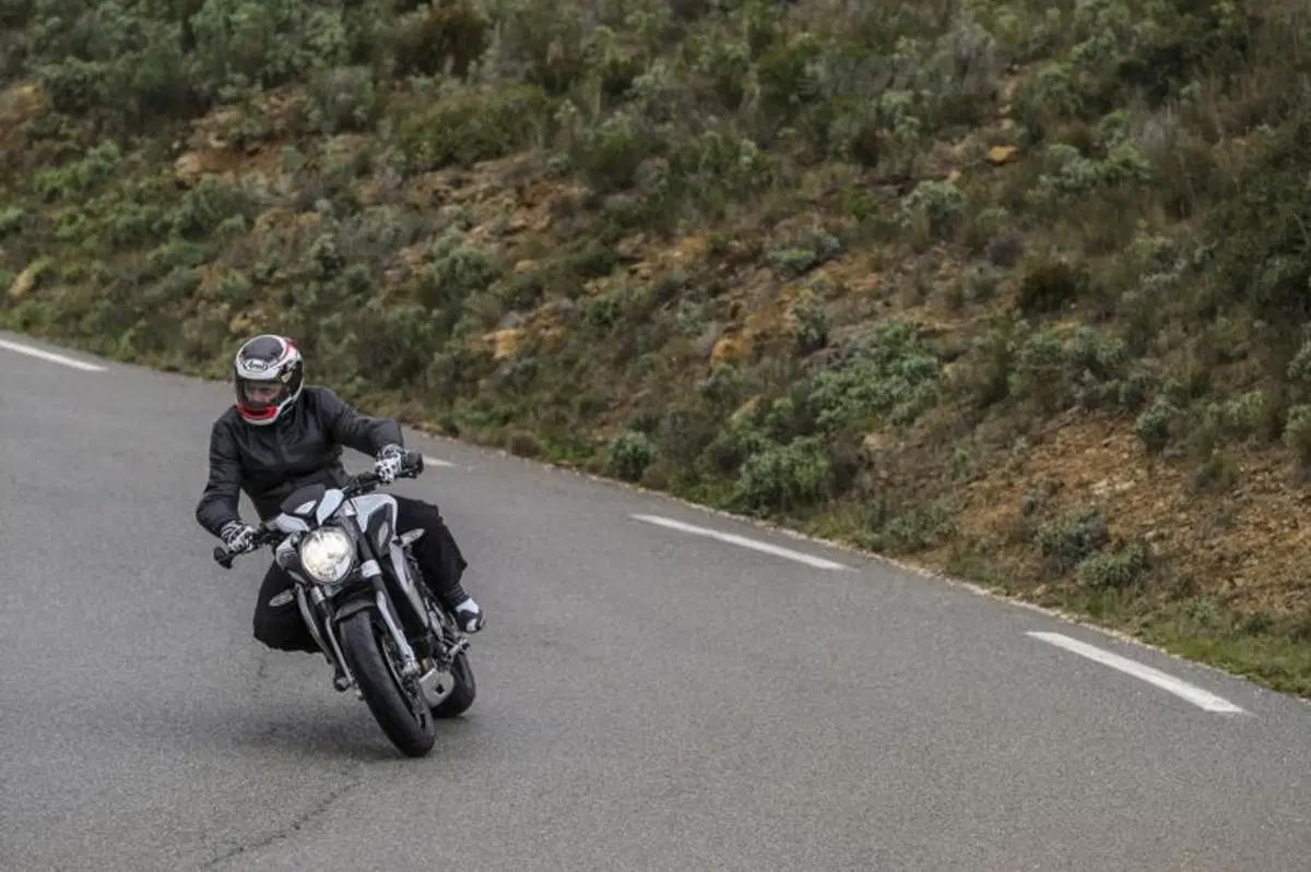 MV Agusta Brutale 800 Dragster  (10)